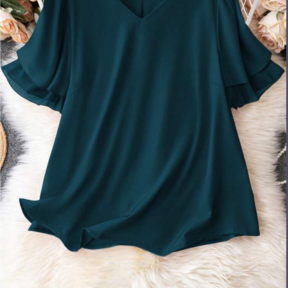 Emery Rose Teal Women's Top